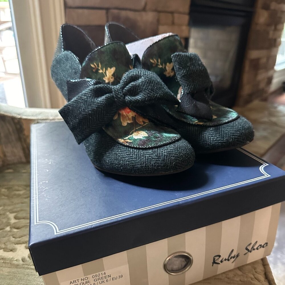 Ruby Shoo shoes - sz 8 - NIB